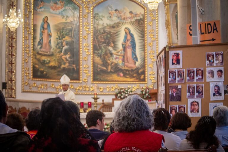 Iglesia en México abre templos y acompaña a familias buscadoras en jornada por los desaparecidos